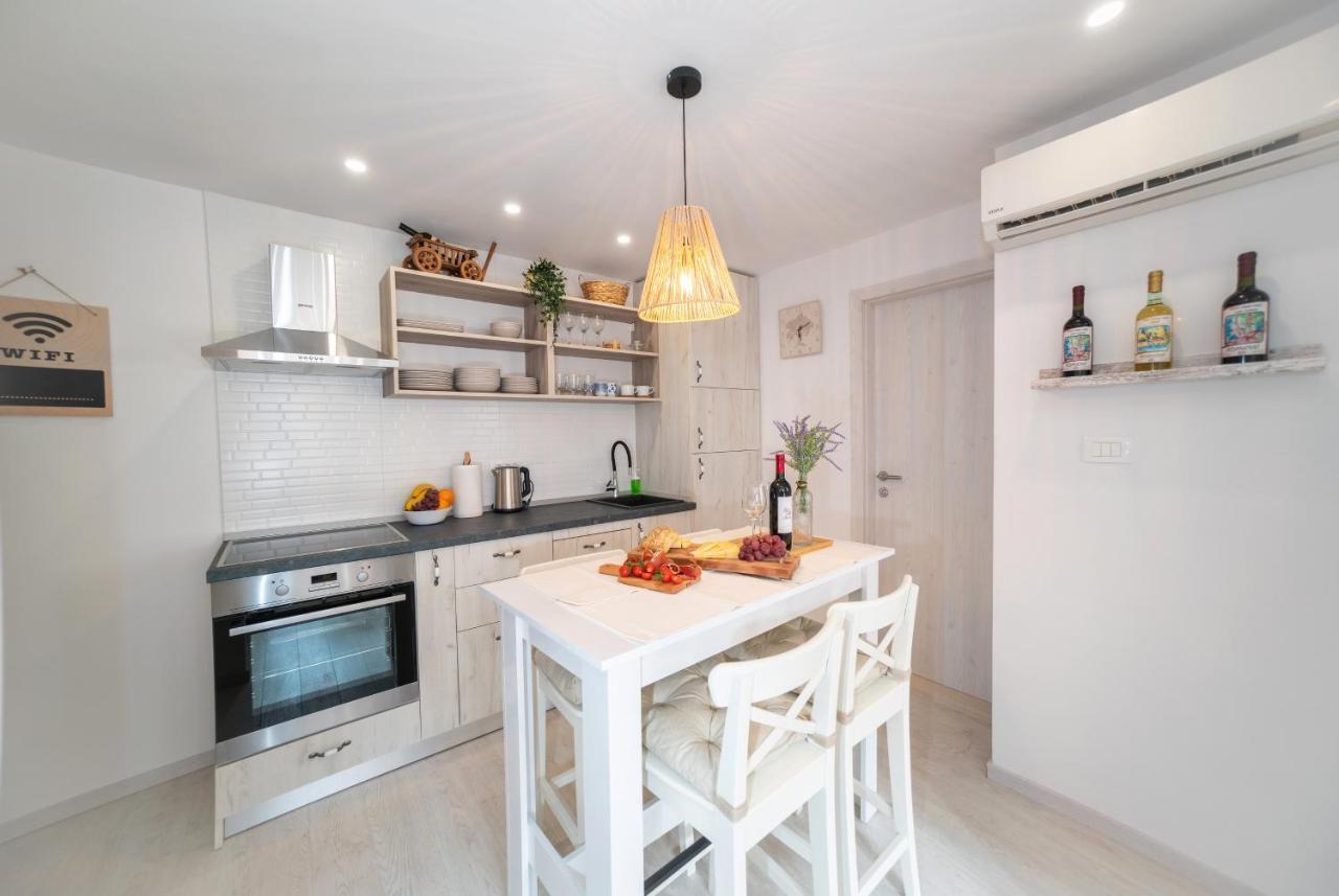 New Cozy Apartment - Center Of Old Town โอมิช ภายนอก รูปภาพ